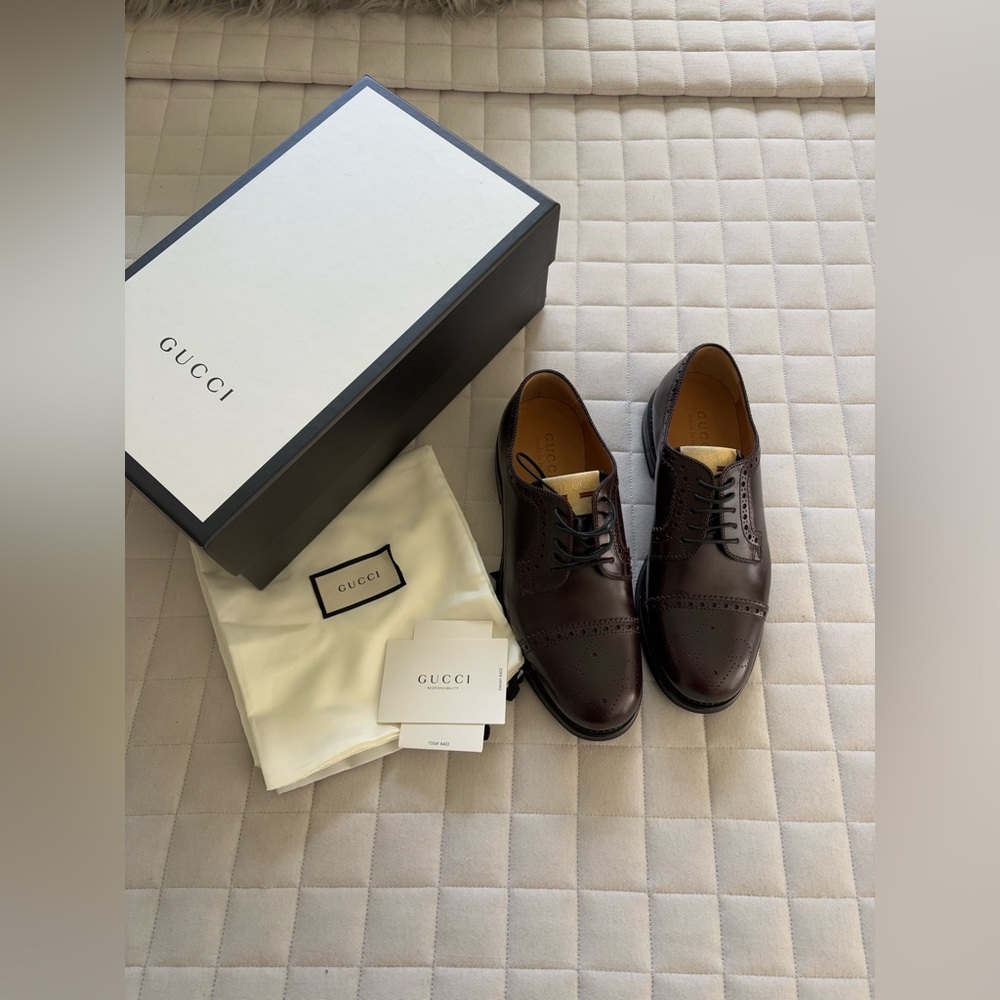 Gucci Men’s Brown Leather Oxford Shoes with Wingtip Brogue